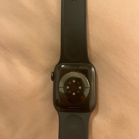 Series 6 Apple Watch - Picture 6 of 6